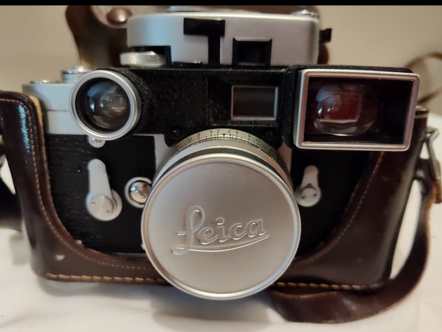Vintage & Antique Camera Collection and Photography Darkroom Equipment Auction