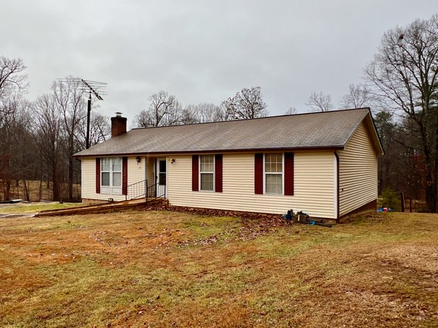 3 BR/2 BA Home w/Basement & Multiple Outbuildings on 5.2 +/- Acres in Madison County, VA--SELLING to the HIGHEST BIDDER!!