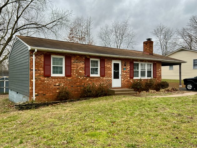 2 BR/1.5 BA Single Level Home w/Fireplace Located Off of Leavells Rd. in Spotsylvania County, VA---SELLING to the HIGHEST BIDDER!!