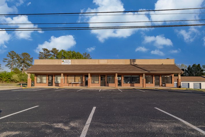Image for Well Maintained Fully Leased Commercial Multi-Tenant Office Building in South Hill, VA--ONLINE ONLY BIDDING!!