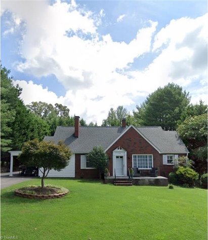 Home For Sale in Mount Airy - 552 Country Club Road